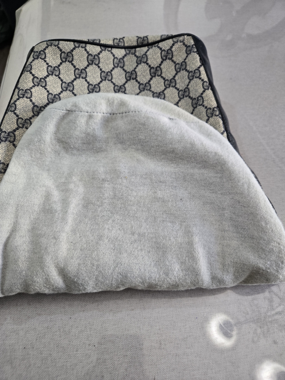 Gucci Black/Beige GG Canvas Drawstring Shoulder Bag - Picture 9 of 10